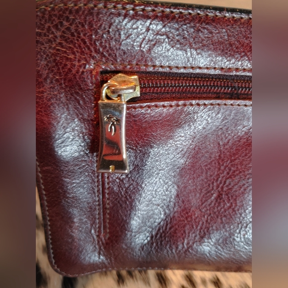 Ricardo Beverly Hills Women's Rich Black Cherry Leather Clutch - Picture 8 of 9